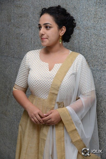Nithya-Menen-At-100-Days-of-Love-Movie-Release-Date-Press-Meet